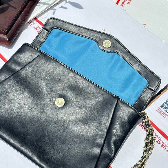 Black & Gold Anne Klein Clutch Purse - Picture 4 of 9